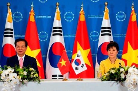 Hội đàm giữa Thủ tướng Nguyễn Tấn Dũng và Tổng thống Hàn Quốc Park Geun-hye - ảnh 1